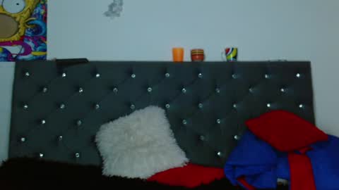 I am Valentinn online show from December 31, 12:00 am