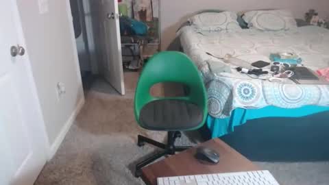 Chuck online show from March 31, 8:05 am