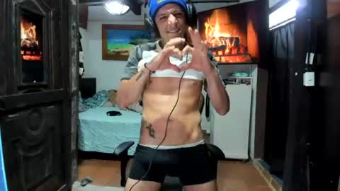charliehotxxx online show from August 2, 12:43 am