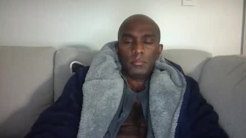 chenthu1979 online show from April 22, 11:26 am