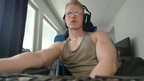 chestbrahhhhhh online show from May 3, 12:41 pm
