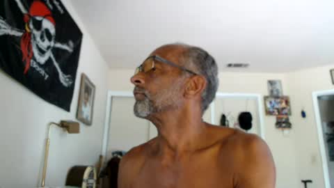Pat online show from August 4, 11:42 pm