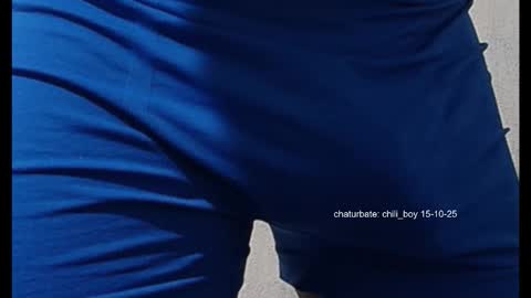 chili_boy online show from October 15, 7:05 am