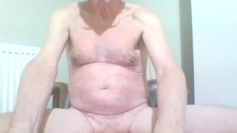 chipper341596 online show from December 23, 7:41 pm