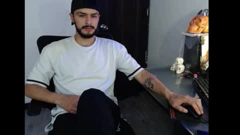 Im back here lets play hard online show from March 4, 9:00 pm