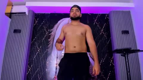 chris_evans00 online show from February 12, 5:19 pm