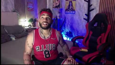 chris_stone444 online show from March 13, 1:02 am