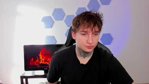 Chris Tyson online show from November 17, 8:39 am