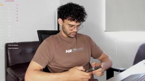 Im Chirs IM MODEL INDEPENDT online show from October 27, 6:54 pm