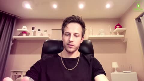 Chris online show from December 15, 1:13 am