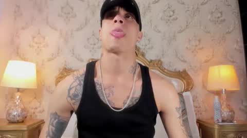 Chris online show from December 18, 7:10 pm