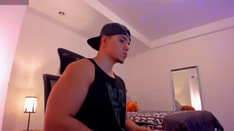 chrismorgan24 online show from December 14, 10:06 pm