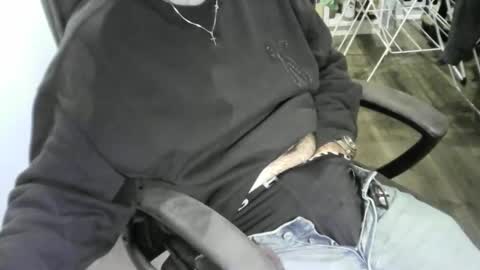 chrisprngr online show from February 3, 5:07 pm