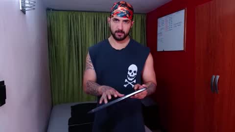Snapshot of chriss_james chatting on October 26, 2:13 am chriss_james online show from October 26, 2:13 am