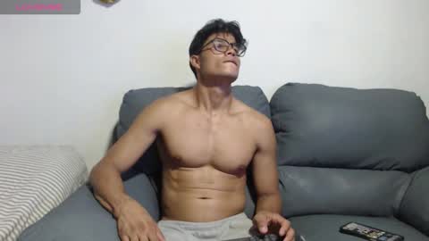 Snapshot of christian_musclet4 chatting on October 24, 2:13 am ---Chistian--- online show from October 24, 2:13 am