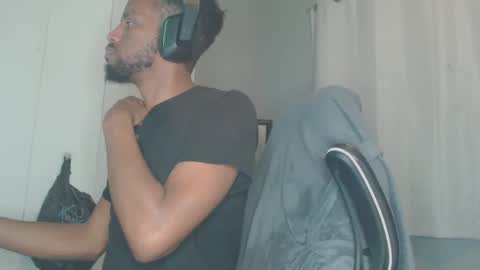 Snapshot of chrisvacherx chatting on December 28, 3:47 am ChrisVacherx online show from December 28, 3:47 am