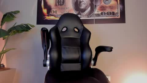 chrizmacgregor online show from March 15, 4:20 am