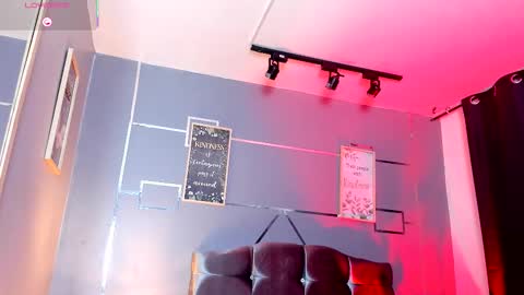 Snapshot of chrristopher77 chatting on October 3, 3:17 pm chrristopher77 online show from October 3, 3:17 pm