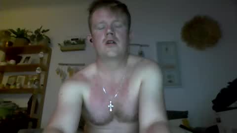 ciasnsyrize1996 online show from September 25, 9:35 pm