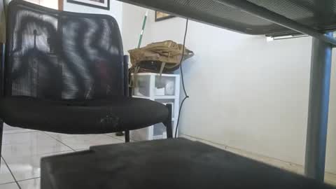 cigneska1 online show from December 5, 6:59 pm