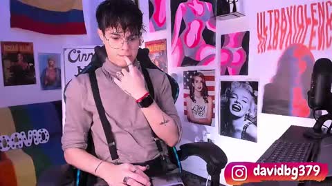 David     Independent Model online show from March 9, 1:56 am