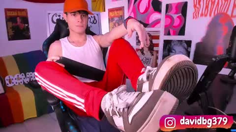 David     Independent Model online show from February 18, 12:59 am