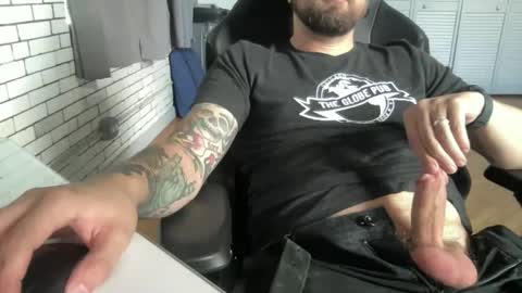 circleofsix online show from October 6, 6:01 pm