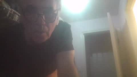 Snapshot of cj9898765 chatting on January 3, 4:11 am cj9898765 online show from January 3, 4:11 am