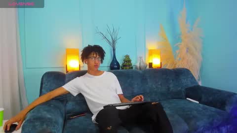 Cj Bocanegra online show from December 26, 12:16 pm