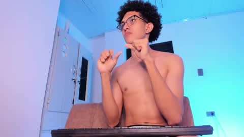cj_davis1 online show from July 3, 4:07 am