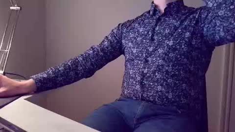 clamshive7 online show from January 12, 5:06 pm