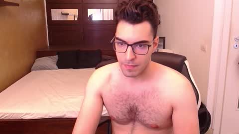 Snapshot of clarkslade chatting on October 15, 10:23 am ClarkSlade online show from October 15, 10:23 am