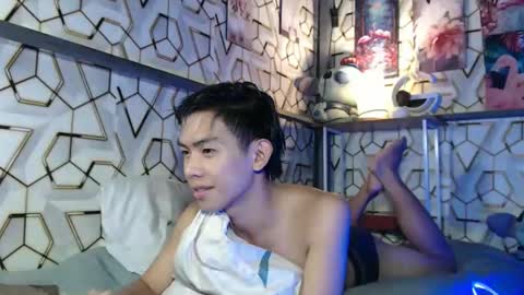 clyde_twinkx online show from December 14, 2:29 am