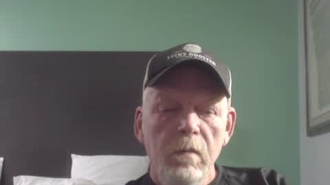 Snapshot of cockreadynow4u chatting on December 11, 5:22 am cockreadynow4u online show from December 11, 5:22 am