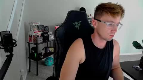 codyt1016 online show from September 26, 5:10 pm