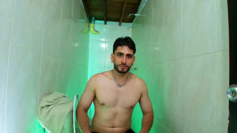 Snapshot of colin_stone chatting on October 3, 11:10 pm colin_stone online show from October 3, 11:10 pm