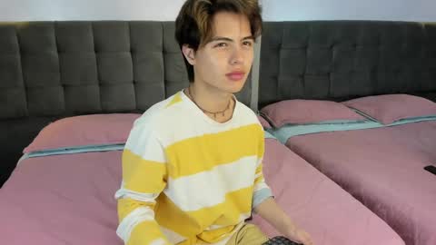 Snapshot of collinstone chatting on January 6, 7:56 pm collinstone online show from January 6, 7:56 pm