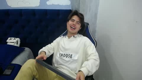 Snapshot of collinstone chatting on February 20, 8:14 pm collinstone online show from February 20, 8:14 pm