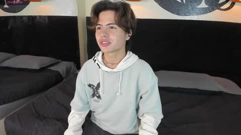 Snapshot of collinstone chatting on February 6, 8:34 pm collinstone online show from February 6, 8:34 pm