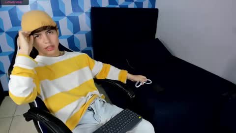 Snapshot of collinstone chatting on January 3, 8:43 pm collinstone online show from January 3, 8:43 pm