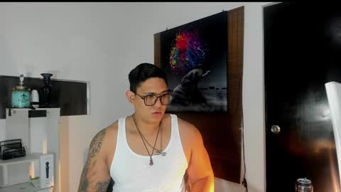 Snapshot of coltonmassif_ chatting on January 25, 12:05 pm coltonmassif_ online show from January 25, 12:05 pm