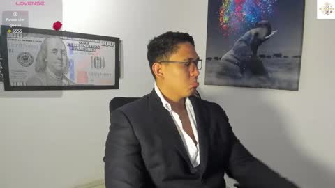 Snapshot of coltonmassif_ chatting on October 18, 4:39 am coltonmassif_ online show from October 18, 4:39 am