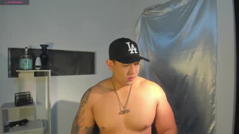 Snapshot of coltonmassif_ chatting on December 22, 7:33 am coltonmassif_ online show from December 22, 7:33 am