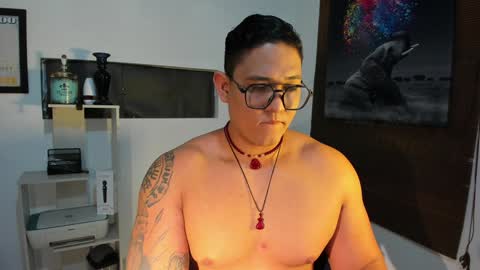 Snapshot of coltonmassif_ chatting on January 16, 7:17 am coltonmassif_ online show from January 16, 7:17 am