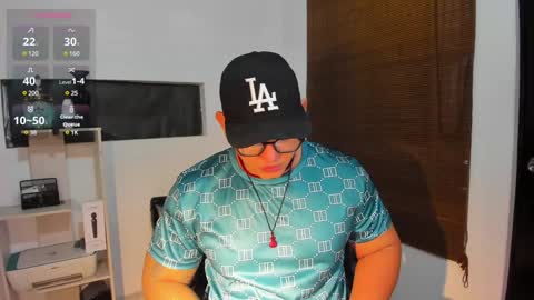 Snapshot of coltonmassif_ chatting on January 12, 7:32 am coltonmassif_ online show from January 12, 7:32 am