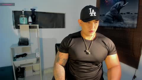 Snapshot of coltonmassif_ chatting on December 30, 1:37 am coltonmassif_ online show from December 30, 1:37 am