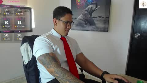 Snapshot of coltonmassif_ chatting on October 21, 7:17 pm coltonmassif_ online show from October 21, 7:17 pm