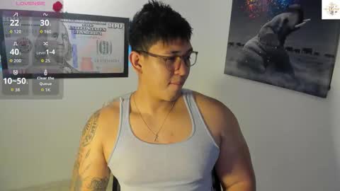 Snapshot of coltonmassif_ chatting on October 28, 10:34 pm coltonmassif_ online show from October 28, 10:34 pm