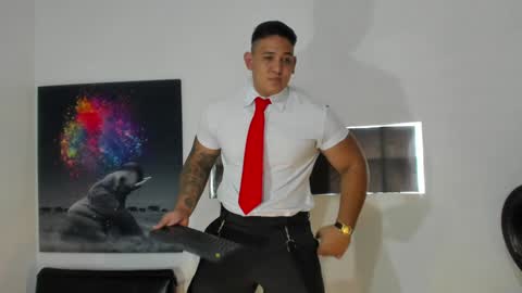 Snapshot of coltonmassif_ chatting on February 6, 4:58 pm coltonmassif_ online show from February 6, 4:58 pm