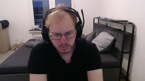 Snapshot of commanderchip chatting on October 25, 5:53 am commanderchip online show from October 25, 5:53 am